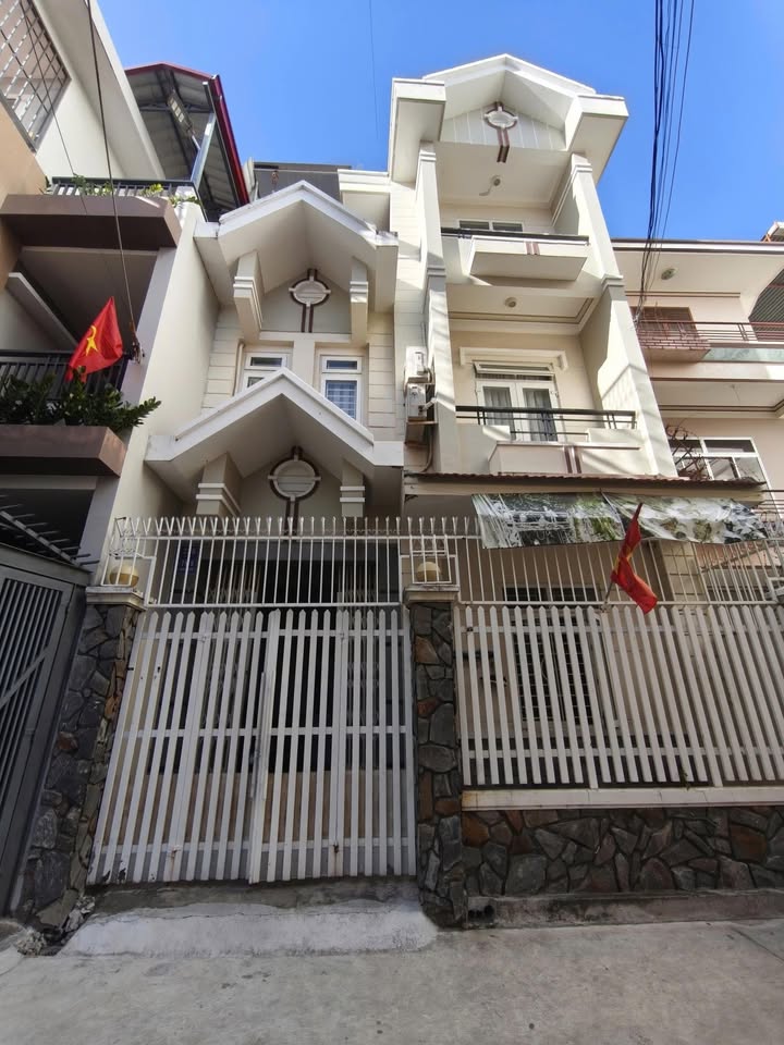 Bán nhà 3 tầng Vĩnh Hải Nha Trang 77m² - Ô tô vào nhà, cách biển 500m