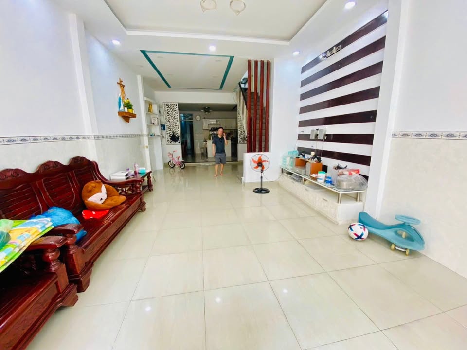 Bán nhà Quận Tân Phú hẻm Tây Sơn 85m² giá 6.85 tỷ - Sổ hồng sẵn!