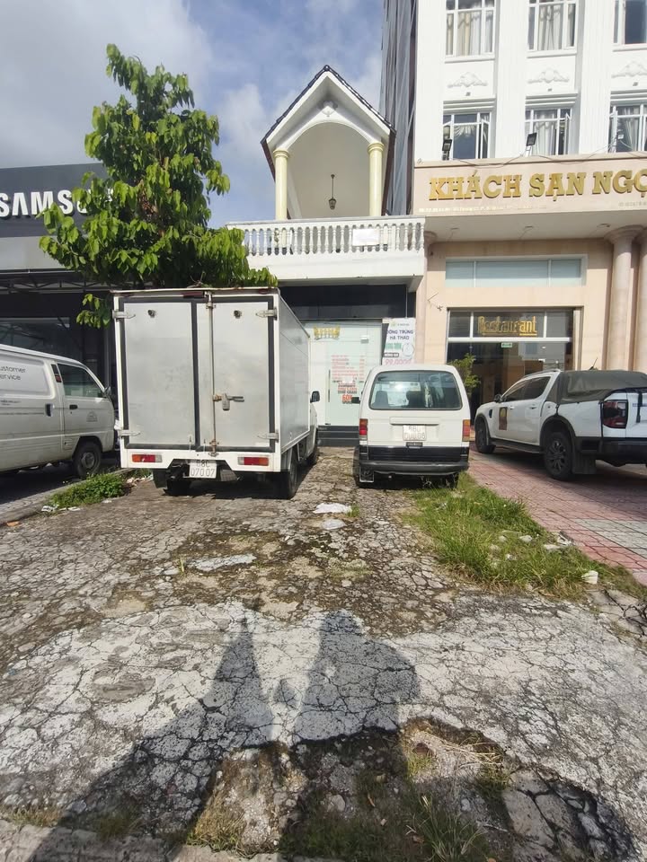 Mặt Bằng Kinh Doanh 150m² Đường 3 Tháng 2, Châu Đốc - Sẵn Sàng Hoạt Động