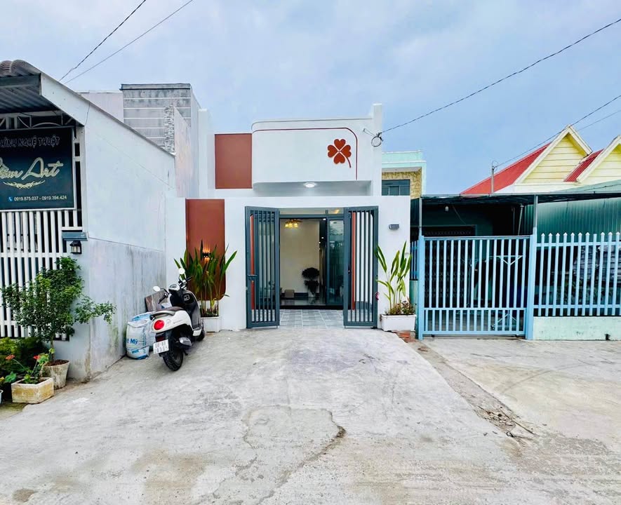 Nhà Rạch Giá 109m² Thổ Cư - 3PN Đủ Đầy, Giá 1.98 Tỷ