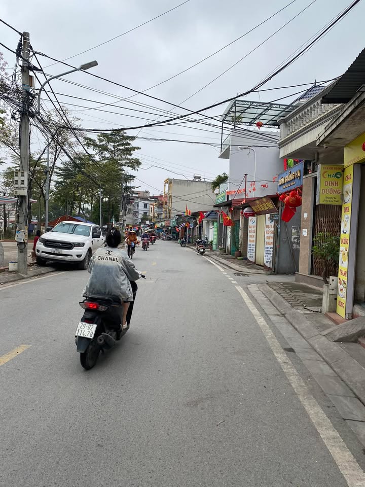 Nhà phố Đường Hoàng Mai 50m² - Mặt tiền kinh doanh, giá tốt!