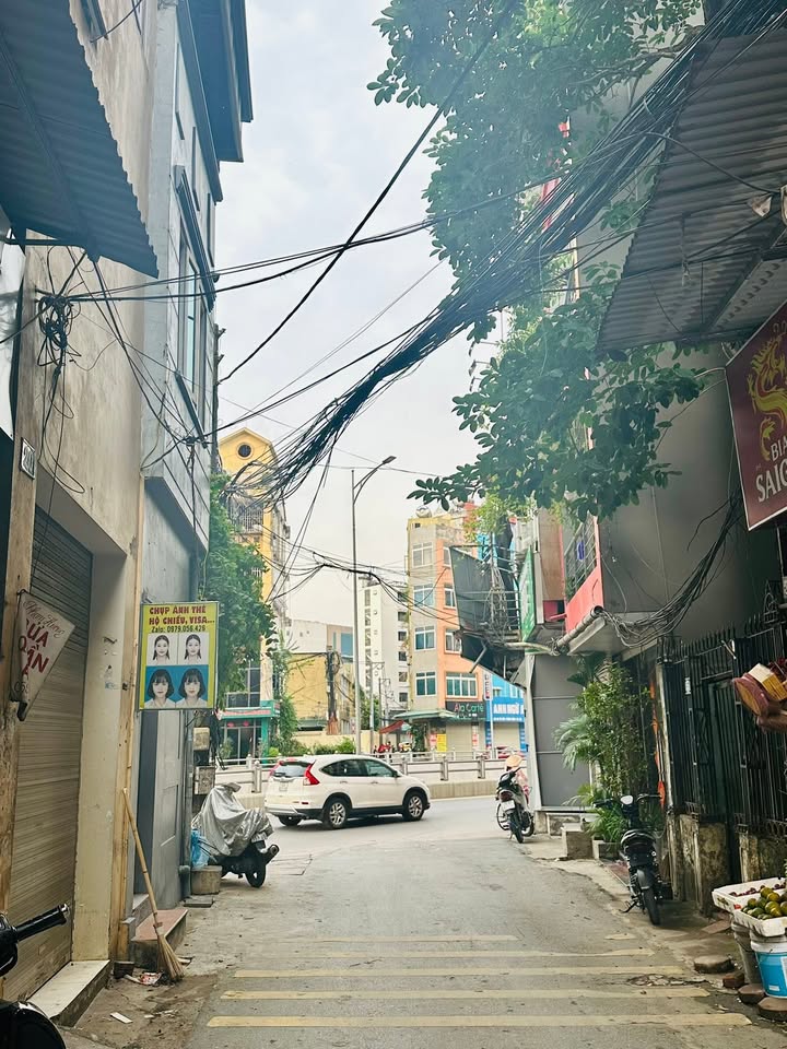 Nhà riêng Vũ Hữu 50m² - Chính chủ bán, ô tô vào tận nhà!