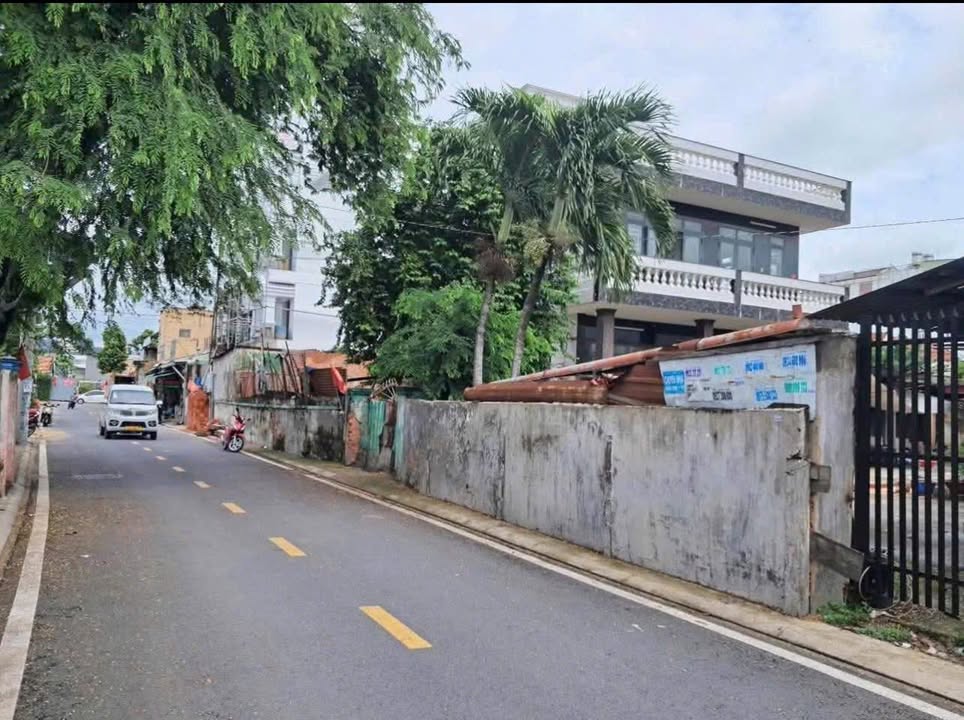 Nhà Phố Mặt Tiền Lê Thị Hà, Hóc Môn 945m² - Đầu tư sinh lời ngay!