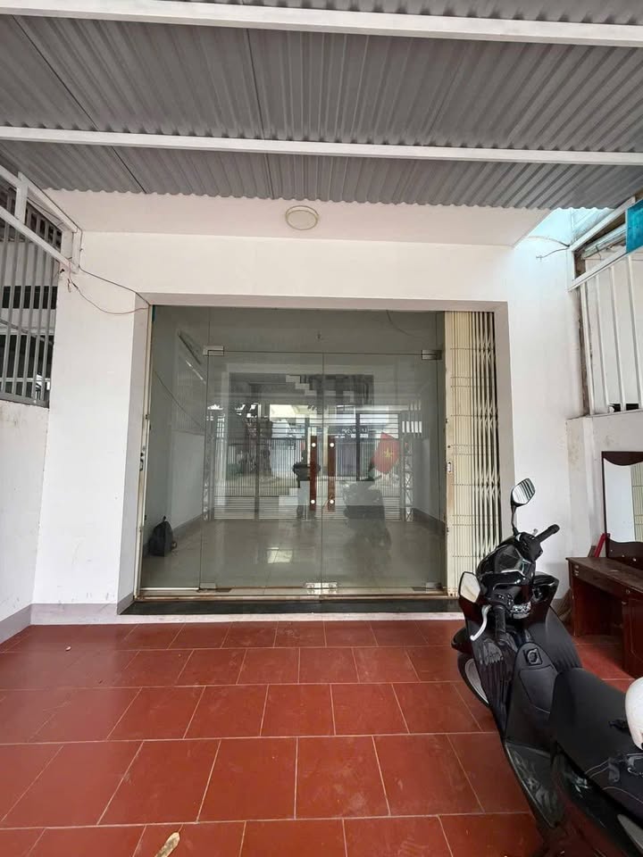 Cho thuê nhà mặt tiền Hùng Vương 90m² giá 8 triệu - Vị trí đắc địa!