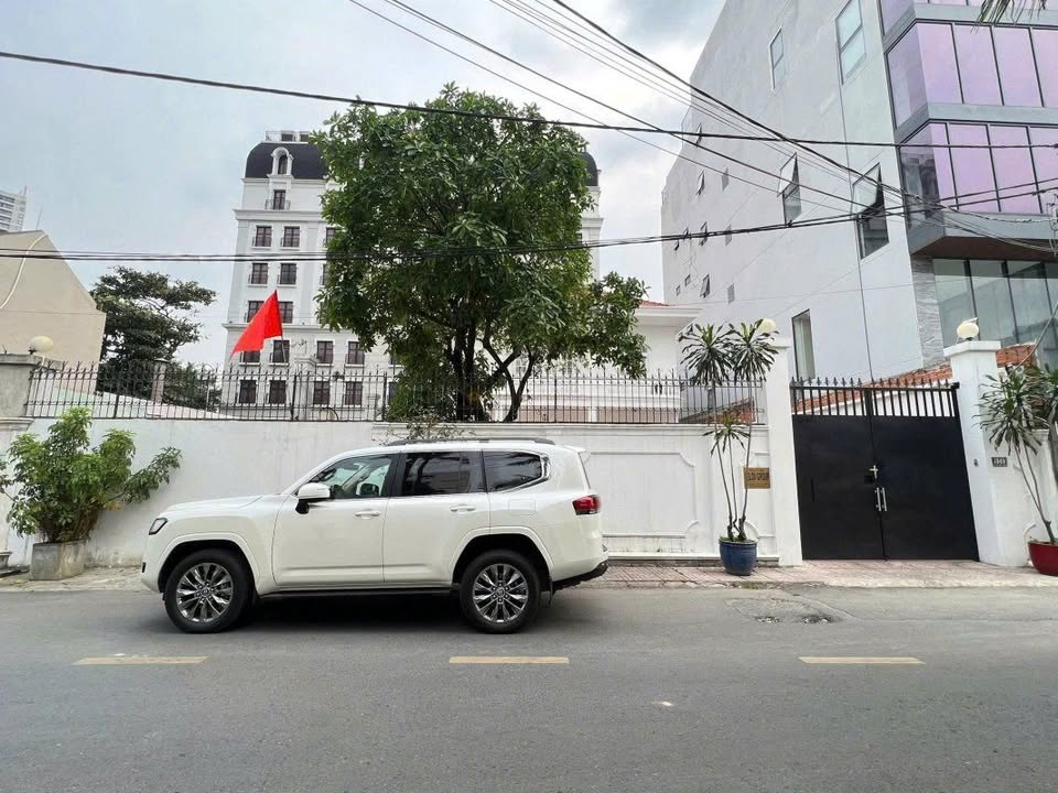 Bán Biệt Thự Mặt Tiền Đặng Hữu Phổ, Thảo Điền, TP. Thủ Đức - 745m² Sẵn Sàng Xây Mới