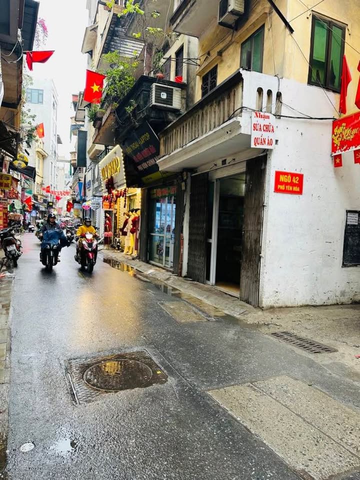 Nhà Yên Hòa, Cầu Giấy - 40m² 4PN, Ô tô gần nhà, Giá 11 tỷ