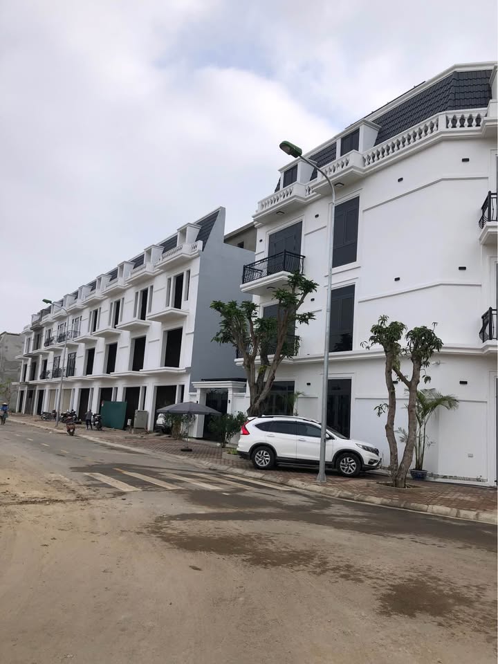 Nhà liền kề Lý Tự Trọng Sầm Sơn 108m² giá 3 tỷ - Đầu tư sinh lời!