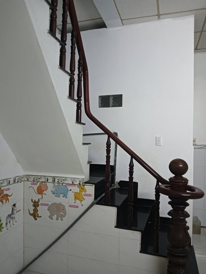 Cho Thuê Nhà 2PN Quận 12 - 6.5 Triệu/Tháng - Hẻm Ô Tô