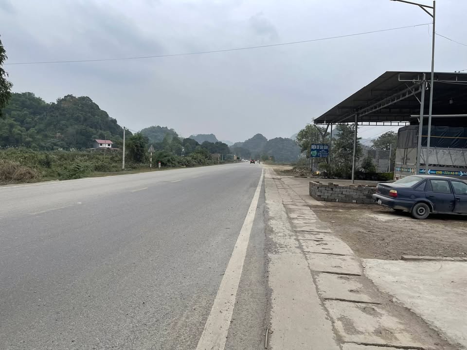 Đất mặt đường Hồ Chí Minh Lương Sơn 140m² giá 1.4 tỷ - Sổ đỏ sẵn