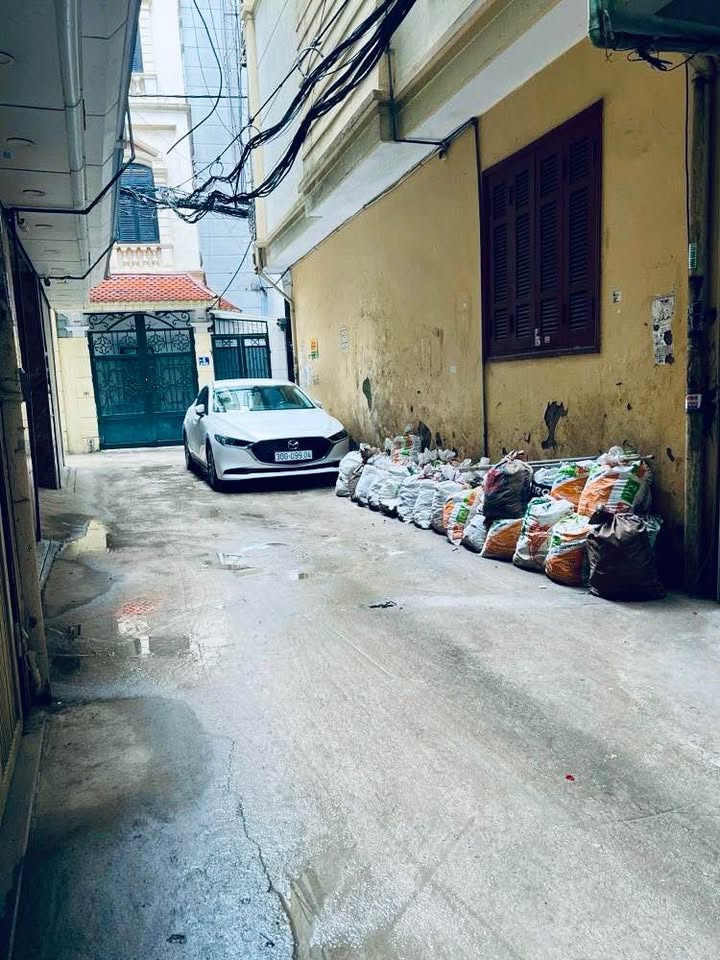 Nhà riêng Nguyễn Khang 33m² - Vị trí vàng, kinh doanh đỉnh!