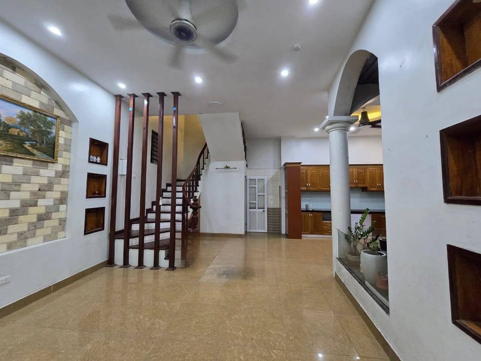 Nhà 5 Tầng MT Doãn Kế Thiện, Cầu Giấy - 35m², 4 Chỗ Đỗ Ô Tô - 7.8 Tỷ