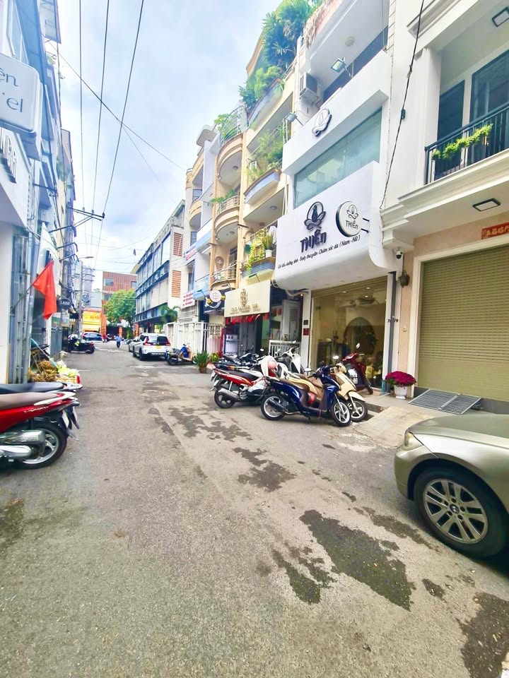 Nhà Phố 70m² HXH Quận 10 - Đối Diện Vạn Hạnh Mall - 16.5 Tỷ