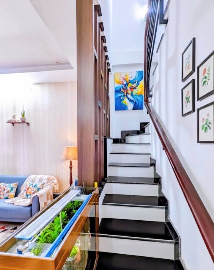 Nhà Phường 13, Quận 10 - 7.1 Tỷ, 2 Tầng Mới Đẹp, Sổ Hồng Riêng