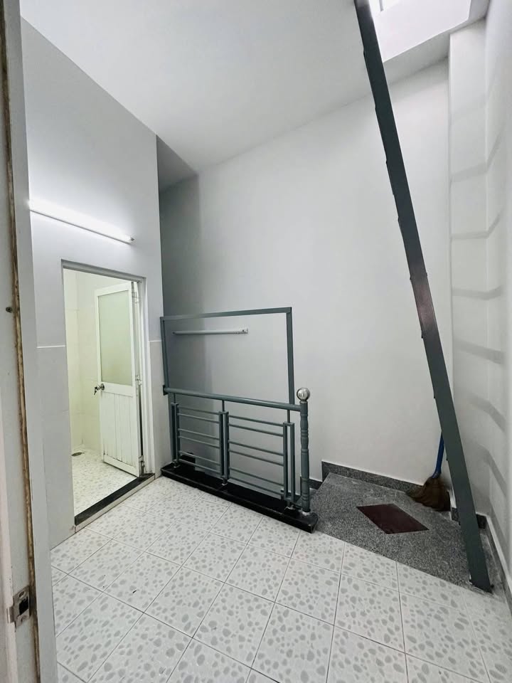 Nhà Riêng Bình Tân 33m² - Giá Tốt Hiếm Có 3.85 Tỷ - Sẵn Sàng Ở Ngay!