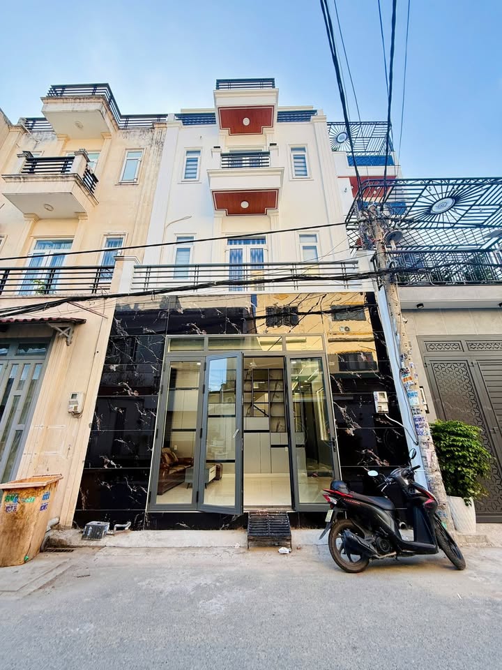 Nhà Phố Thạnh Xuân 33 Quận 12 - 52m² - 5 Tỷ - Mặt Tiền Kinh Doanh Ngay!