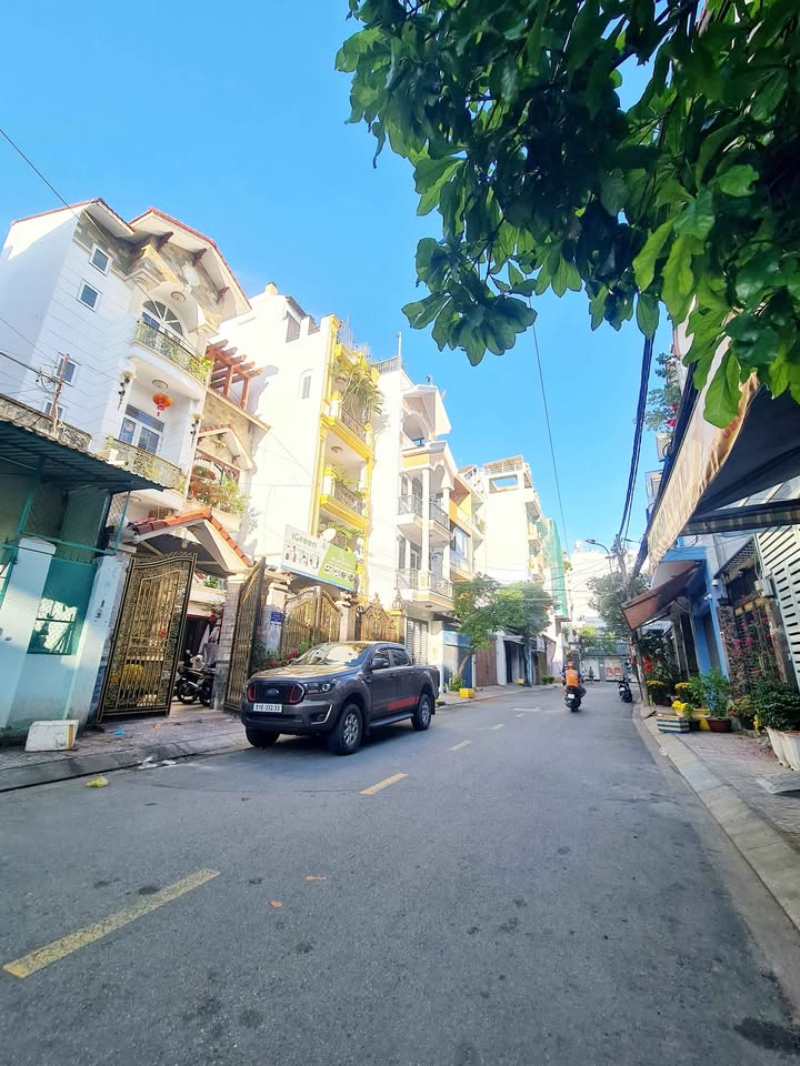 Bán nhà mặt tiền Ca Văn Thỉnh Tân Bình 115m² - Vị trí đắc địa!