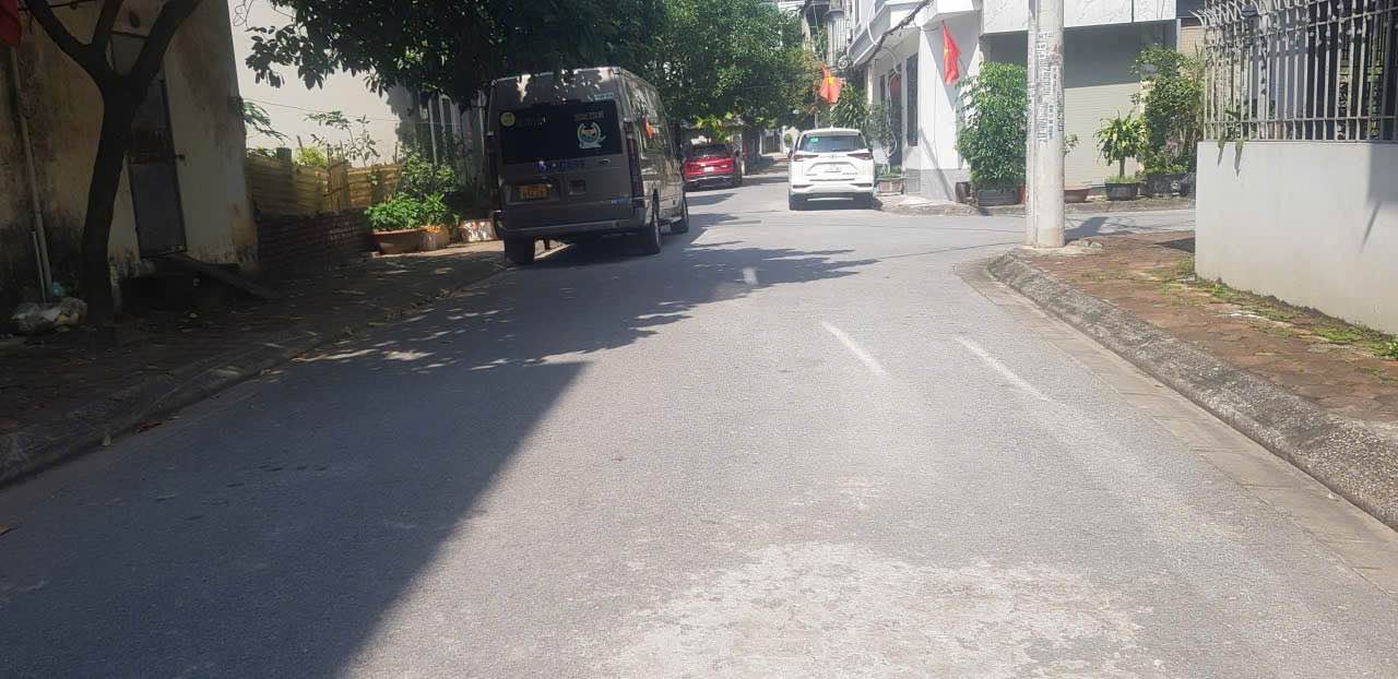 Bán Đất Ngọc Thụy Long Biên 47m² - Mặt Tiền 10m Sẵn Sàng Giao Dịch