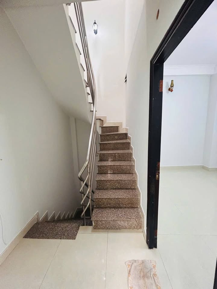 Nhà nguyên căn Phan Xích Long P.2 25m² 10.5tr - Ô tô vào tận nhà