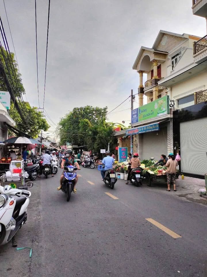 Mặt Tiền Kinh Doanh Hồ Văn Long, Bình Tân - 8 Triệu/Tháng