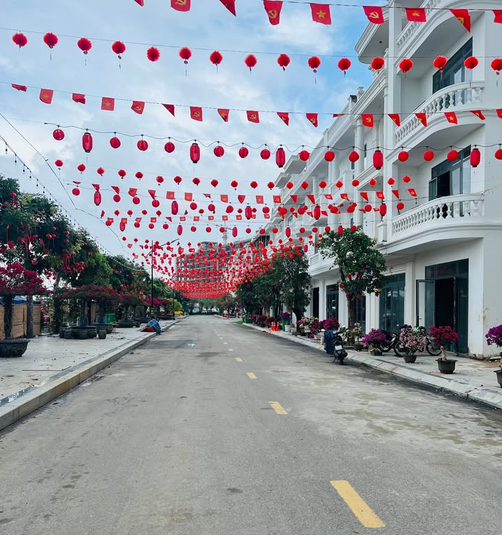 Nhà Mặt Tiền Phú Gia Riverside, Quy Nhơn - 80m² 3 Tầng, View Sông Mát Lành