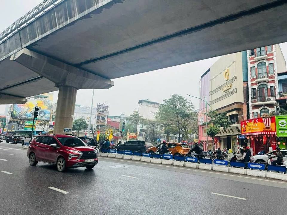 Nhà Mặt Phố Xuân Thủy, Cầu Giấy - 33m² x 5 Tầng - Kinh Doanh Đỉnh Cao