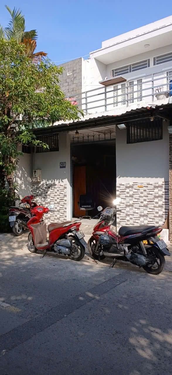 Nhà Phố Hóc Môn 100m² giá 4.6 tỷ - Mặt tiền kinh doanh đắc địa!