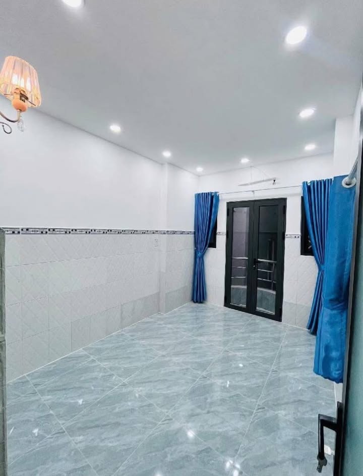Nhà Âu Dương Lân Quận 8 35m² giá 12 triệu - Sẵn sàng vào ở!
