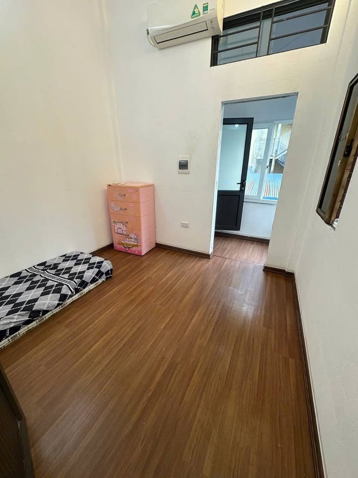 Nhà riêng Chùa Láng, Đống Đa 40m² giá 12 triệu - Full nội thất, vào ở ngay!