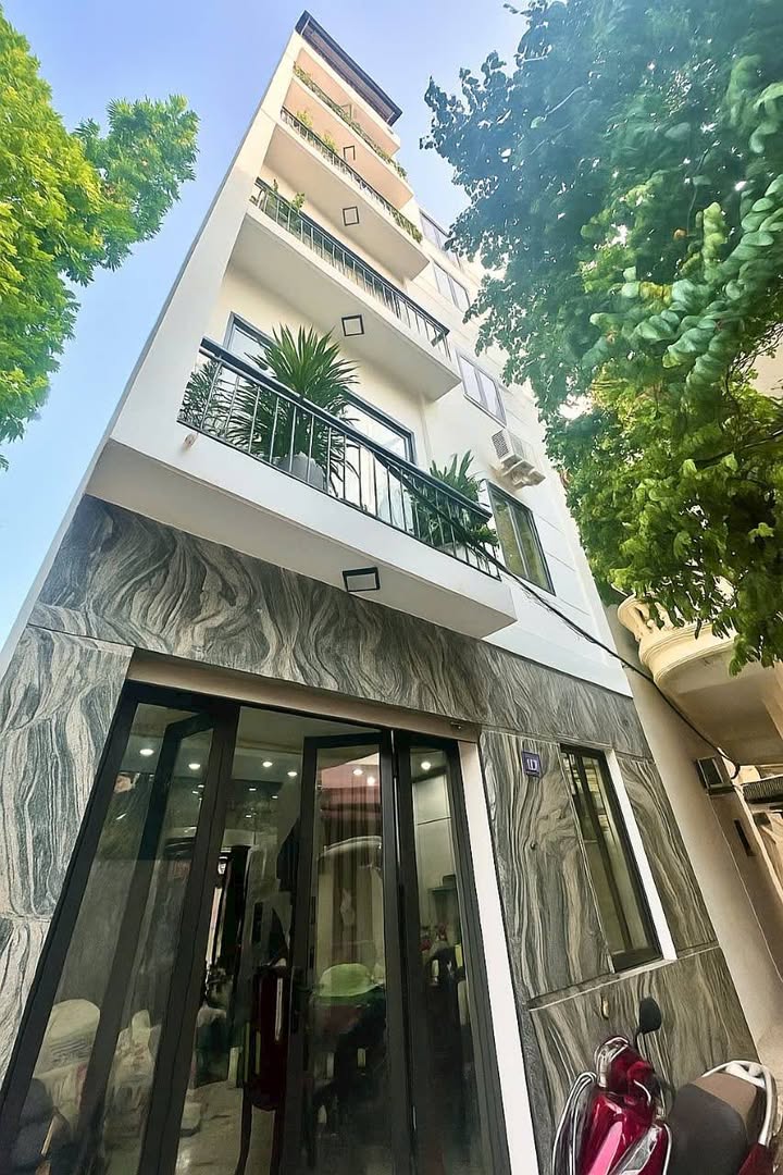 Nhà Phố Long Biên 46m² - Mặt Tiền Kinh Doanh, Lô Góc Đắc Địa