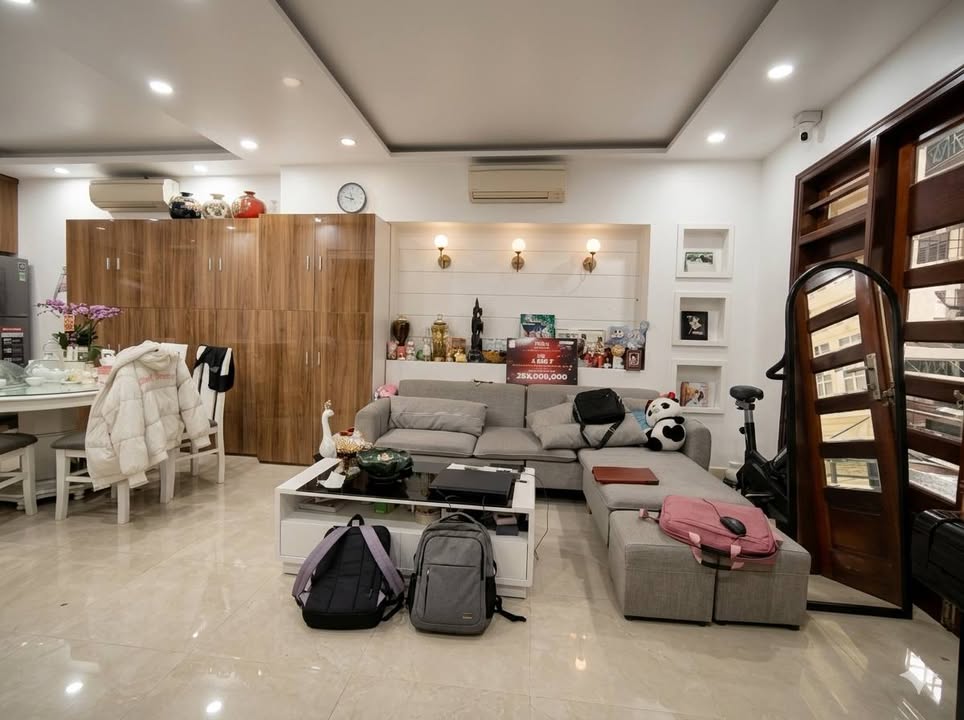 Nhà phố Nguyễn Văn Cừ 43m² - Mặt tiền kinh doanh