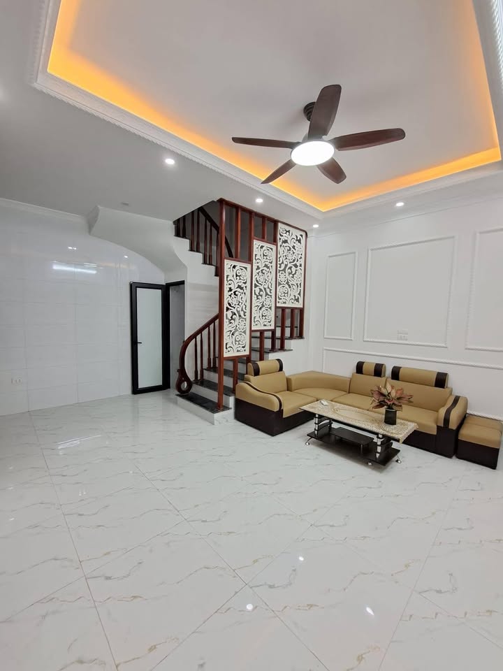 Nhà Mới Đẹp 33m² 5 Tầng, Ô Tô Vào Cổng - Phố Đại Đồng, Cầu Giấy