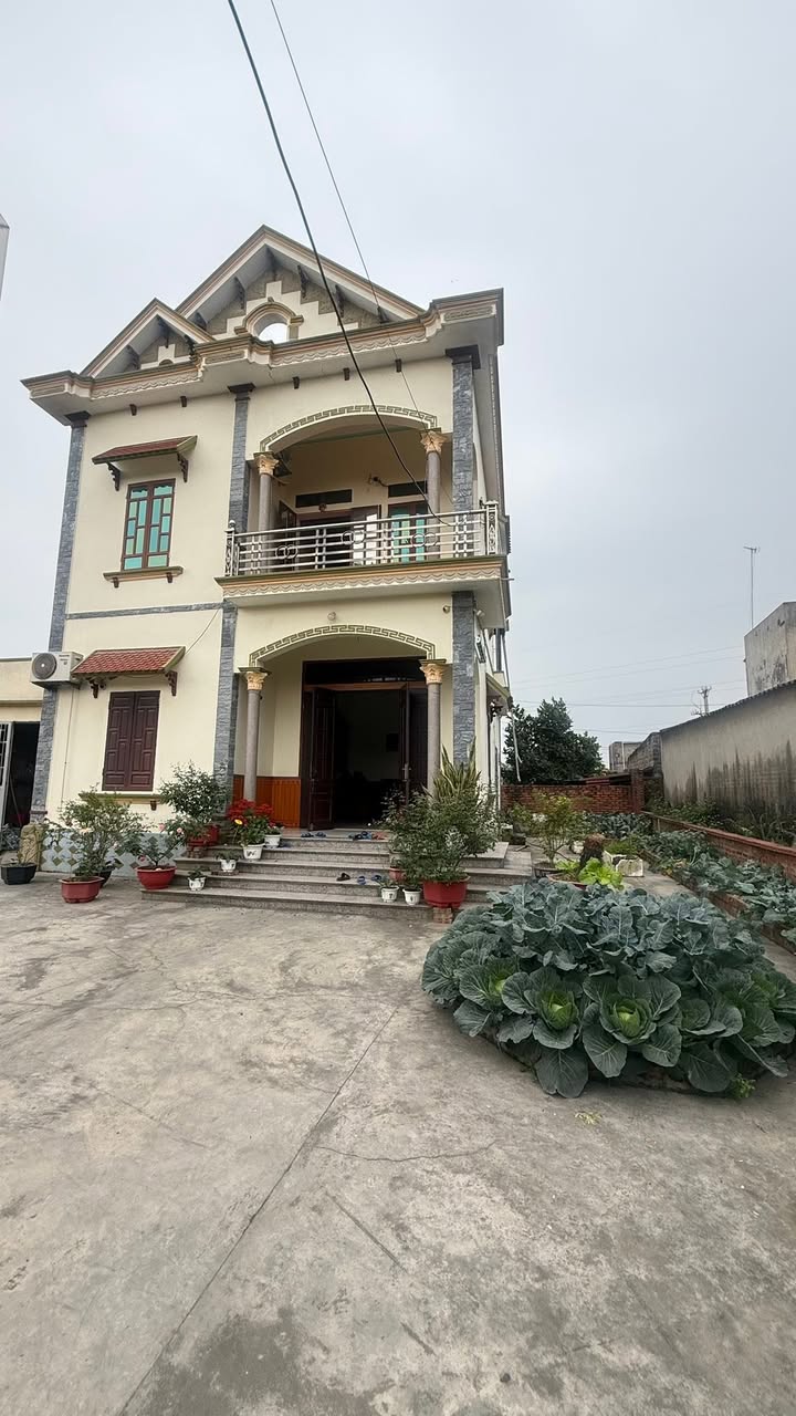 Nhà 2 Tầng KDC Triều Cẩm Giàng - 242m² Hướng Nam - Giá Thỏa Thuận