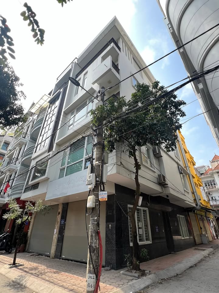 Cho thuê nhà nguyên căn góc 2 mặt phố Đỗ Quang, Cầu Giấy - 70m² x 6 tầng