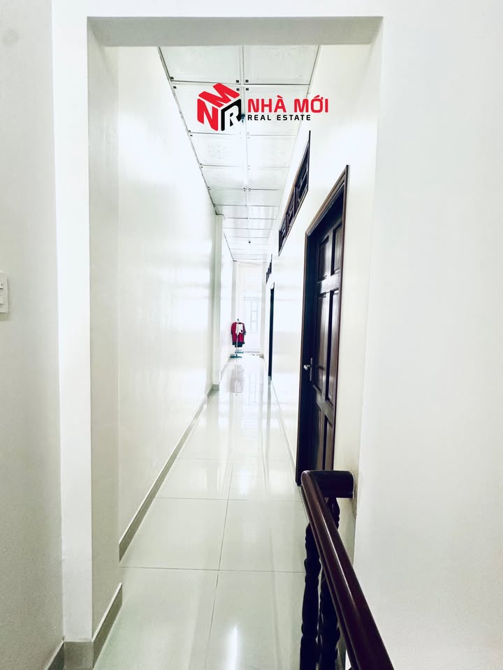 Nhà 2 Tầng Đối Diện Bờ Hồ Cà Mau - 80m² Giá 2.7 Tỷ