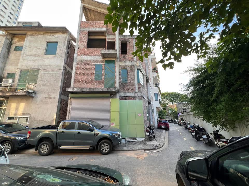 Nhà liền kề KĐT Hồng Hà 92m² - Ô tô vào tận nhà, tiện kho/ở!