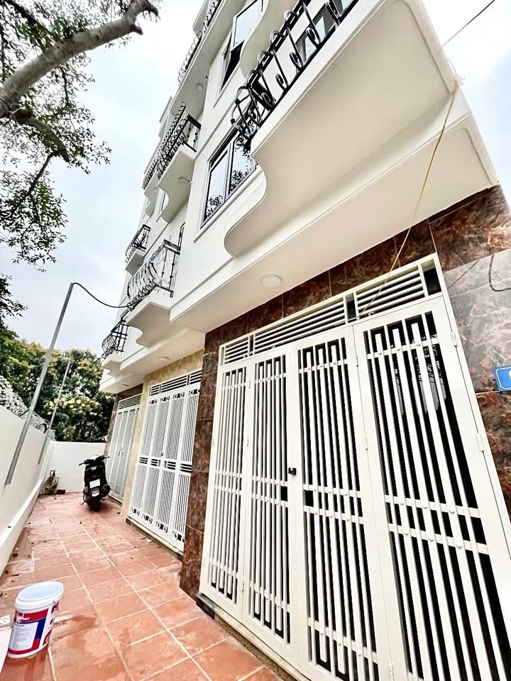 Nhà riêng Cầu Diễn 34m² - Ô tô đỗ sát cửa, Sổ đỏ sẵn!