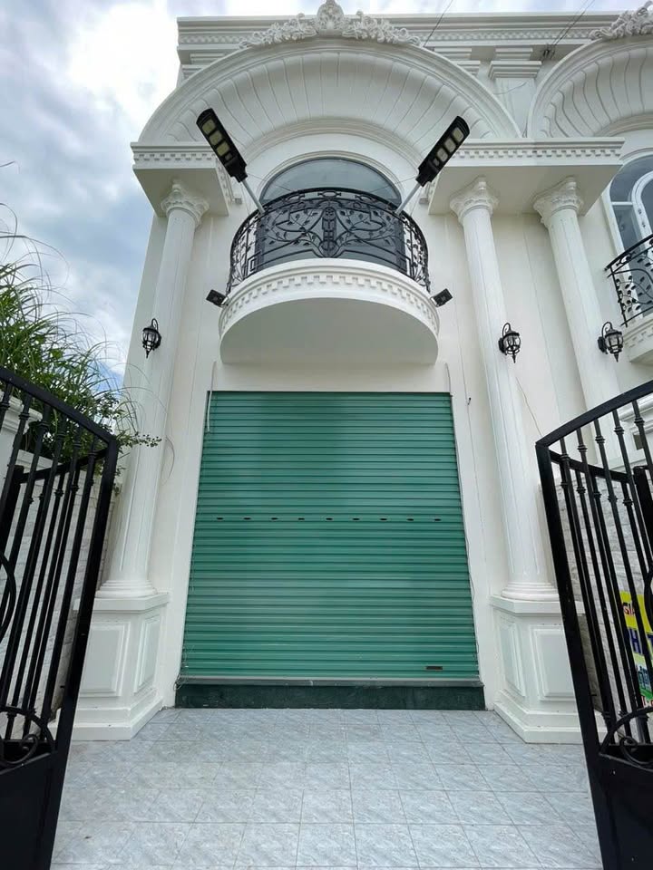 Nhà Riêng Phường 5 Vĩnh Long 100m² - Thiết Kế Tân Cổ Điển Sang Trọng!