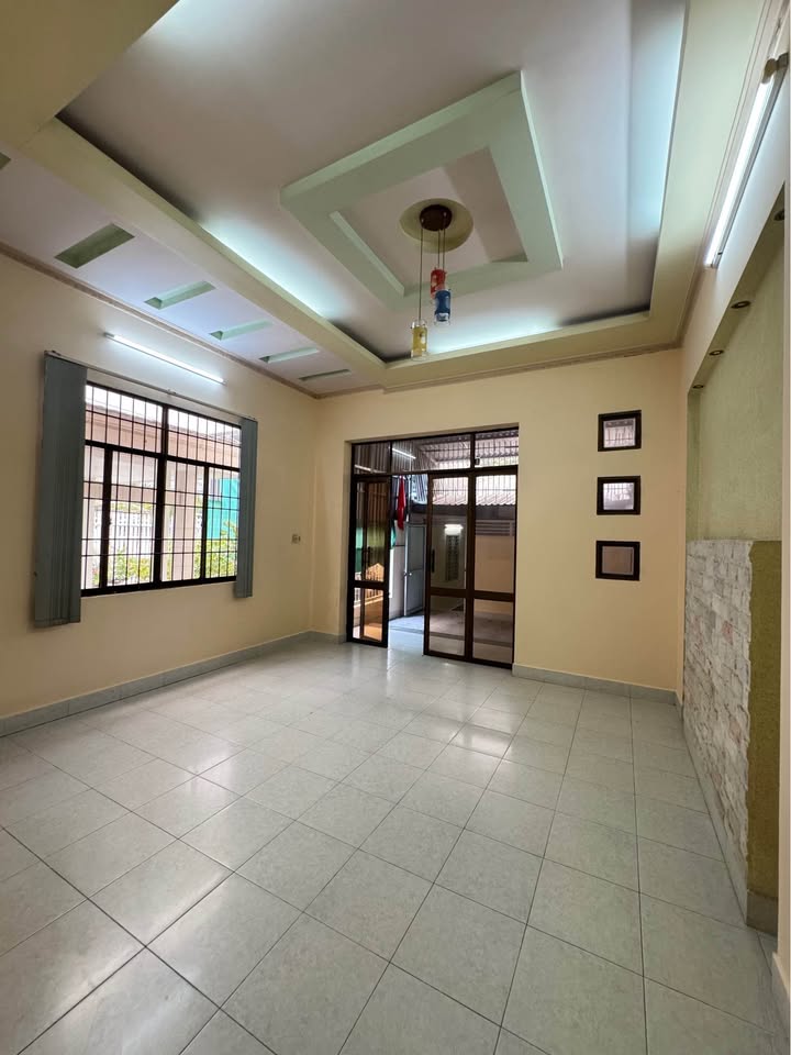 Nhà Phố Hùng Vương Vĩnh Long 217.8m² - Mặt tiền kinh doanh, giá 2.5 tỷ