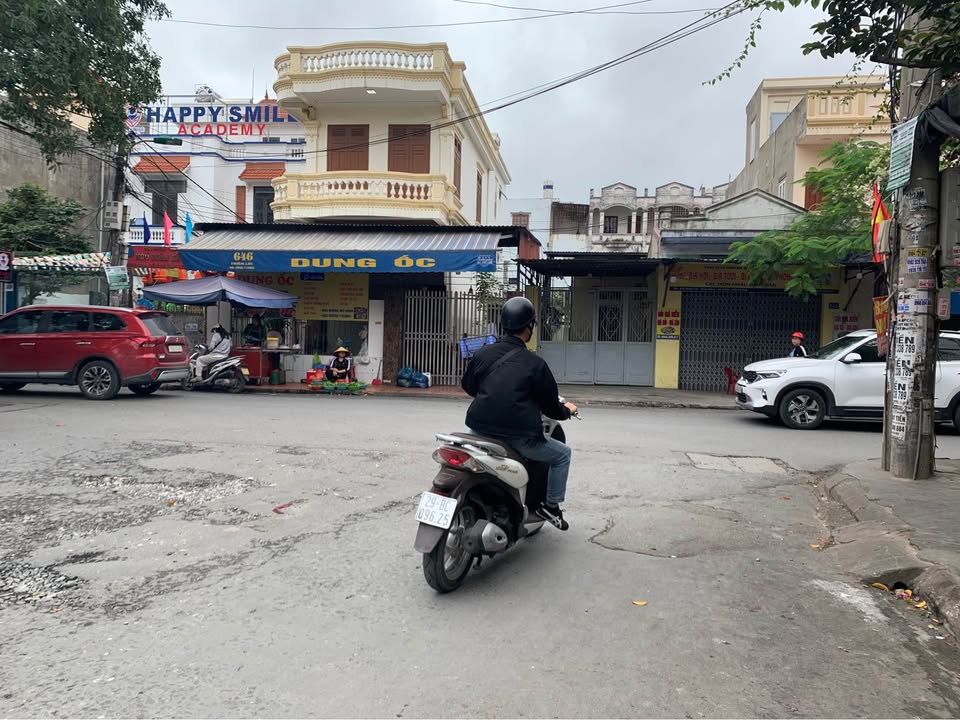 Mặt bằng Thiên Lôi 120m² 6 triệu - Mặt tiền kinh doanh