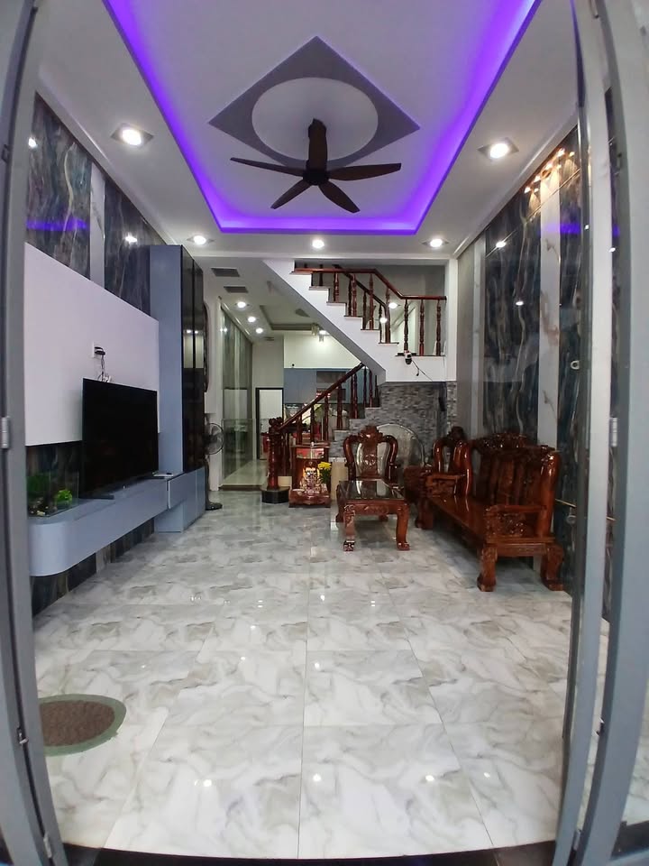 Nhà Mặt Tiền Nguyễn Thị Chạy, Dĩ An - Kinh Doanh Đỉnh Cao, 70m², 4.5 Tỷ