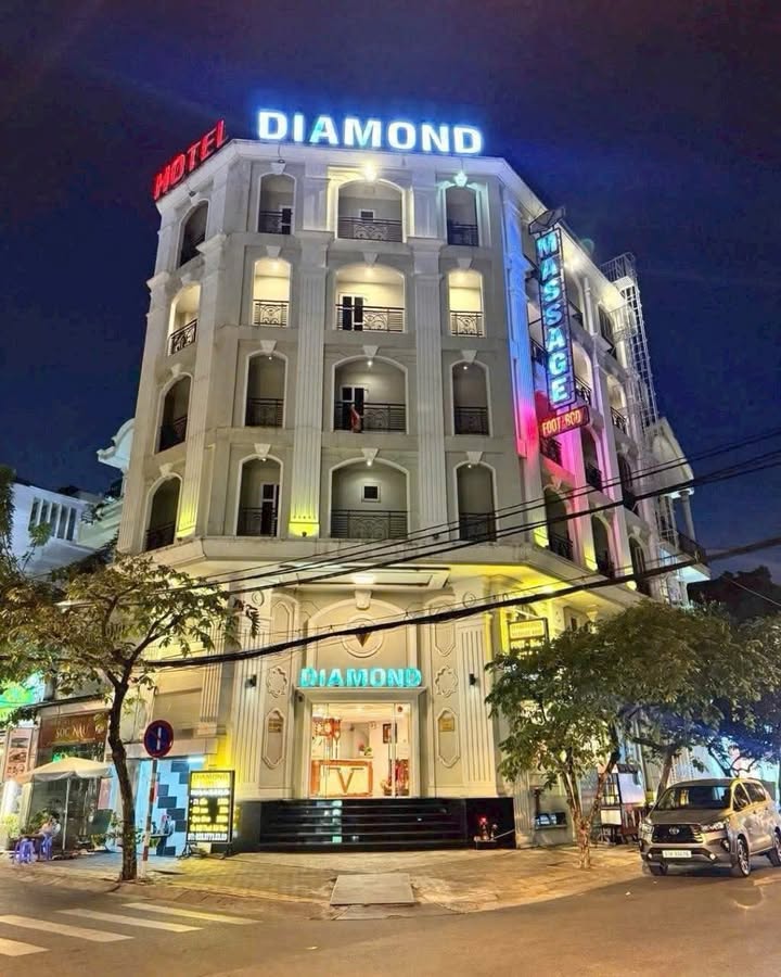 Nhà Phố Góc 2 Mặt Tiền Quận 7 111m² - Dòng Tiền Ổn Định 180 Triệu/Tháng!