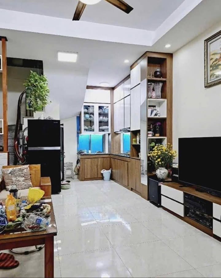 Nhà phố Trần Văn Chuông 40m², 5 tầng chỉ 11.5 triệu/tháng - Sẵn sàng ở ngay!