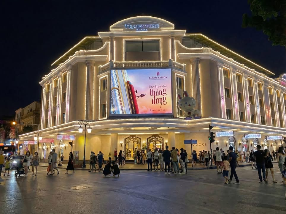 Nhà Phố Hoàng Đạo Thúy 360m² - Mặt tiền kinh doanh đắc địa!