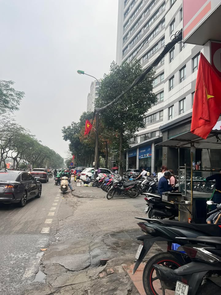 Nhà Phố Đỗ Quang Cầu Giấy 35 triệu/tháng - Mặt tiền kinh doanh đắc địa!