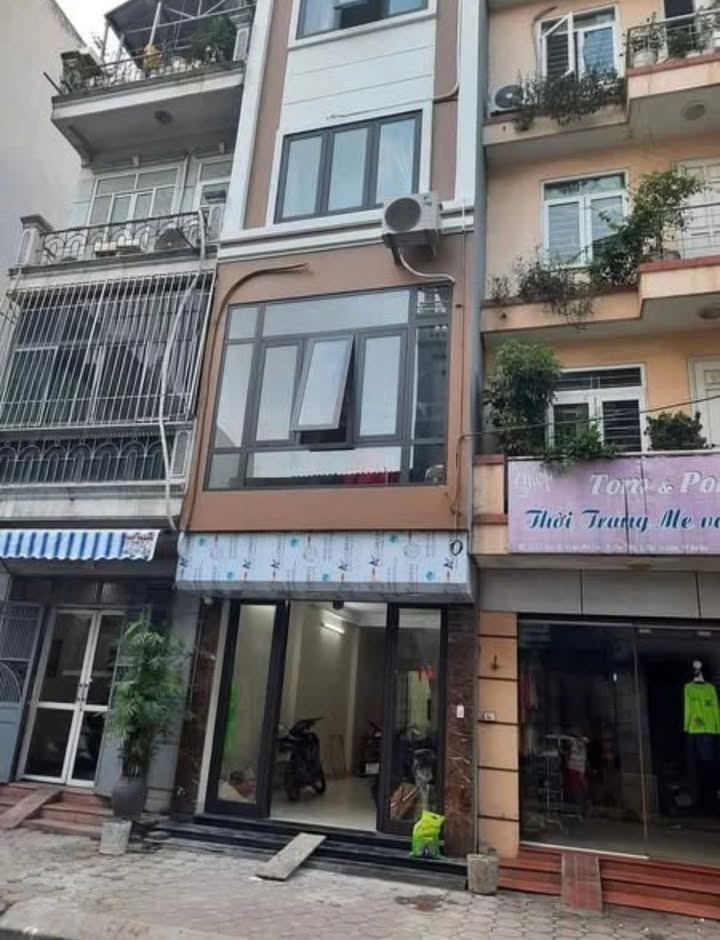 Cho thuê nhà mặt tiền 75 Phú Diễn, 45m² x 5 tầng, kinh doanh đa ngành
