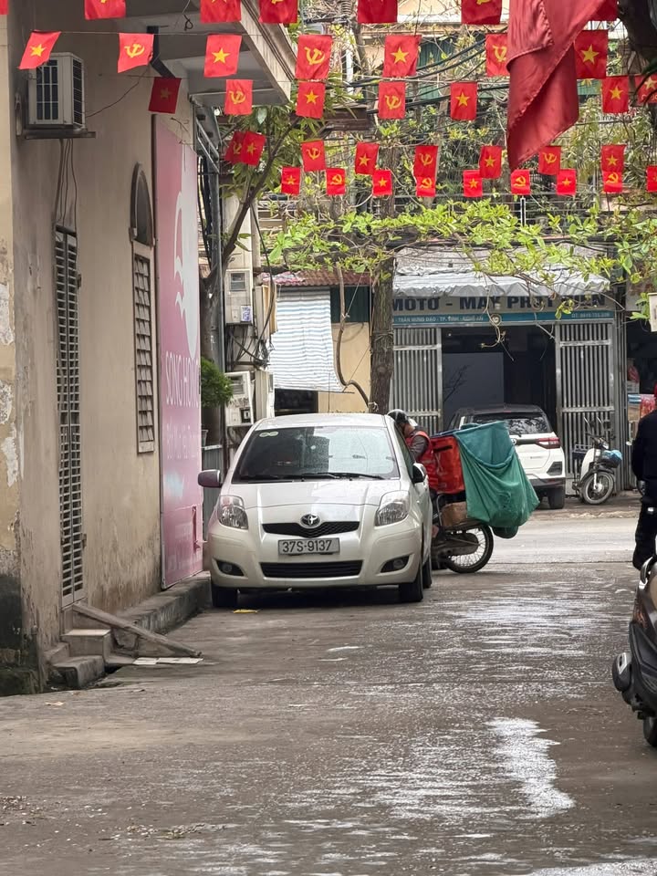 Nhà riêng TP Vinh 95m² - Ô tô tránh, vị trí vàng!