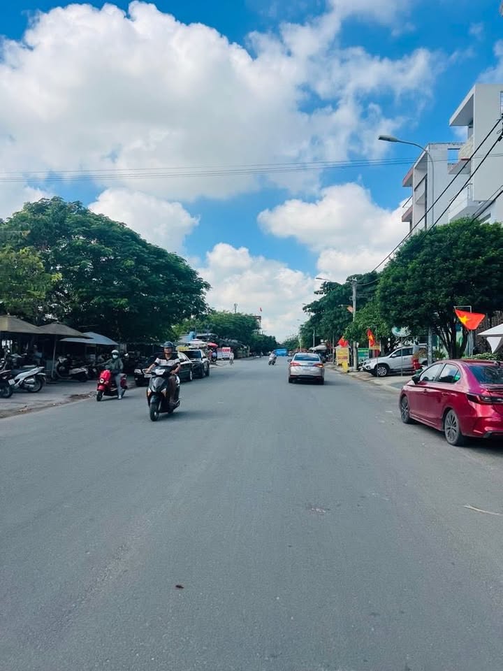 Nhà Mặt Tiền P. Đông Hưng Thuận Q12 100m² - Mặt tiền kinh doanh