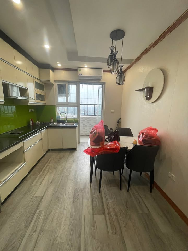 Cho thuê căn hộ HH Linh Đàm 63m² - Full nội thất, view sân bóng