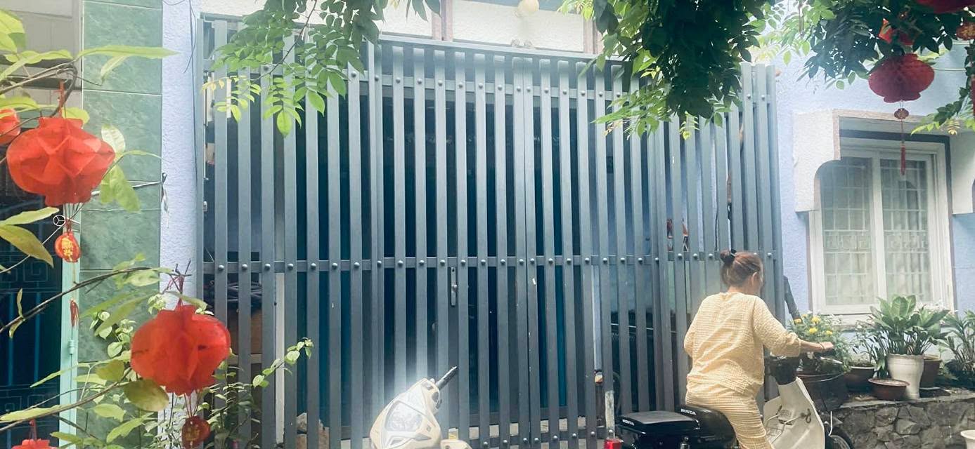 Nhà Nguyên Căn 100m² Đặng Văn Bi, Thủ Đức - Giá 11 Triệu/Tháng