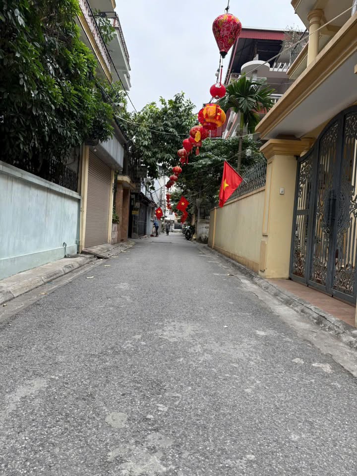 Đất nền Ngọc Thụy Long Biên 35.7m² 8 tỷ - Sổ đỏ chính chủ